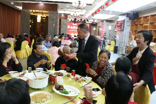 3【标题】圣堂社区举办第七届敬老节 (2)~1.jpg