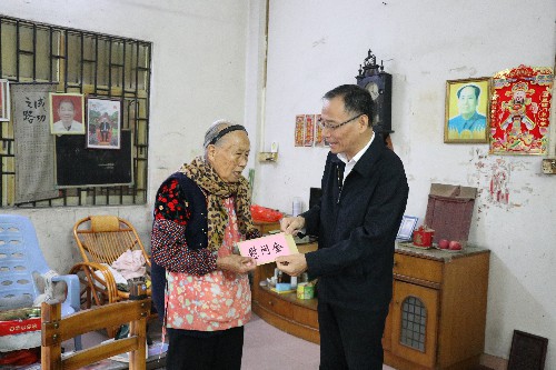 2【标题】大朗开展春节慰问活动 (2)~1.jpg