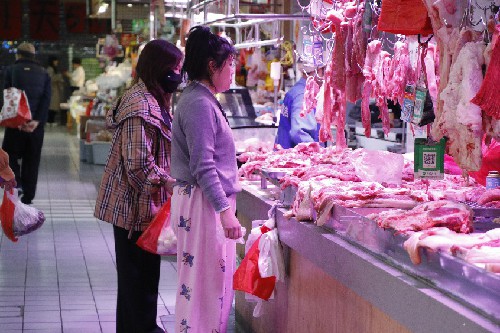 2【标题】农贸市场购销两旺 肉菜价格平稳 (2)~2.jpg