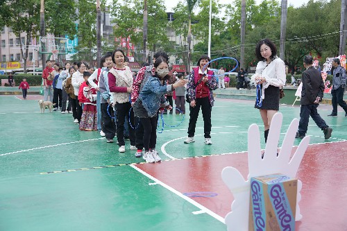 2【标题】新春游园真精彩 热热闹闹贺新春 (5)~1.jpg