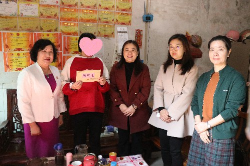 3【标题】大朗开展“三八”慰问活动 (3)~1.jpg
