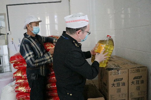 2【标题】“开学季”把好食品安全关 护航师生“舌尖安全”~1.jpg