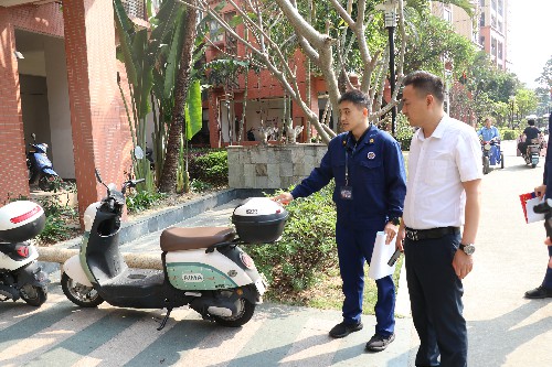 1【标题】大朗开展住宅小区电动车消防安全检查 (1)~1.jpg