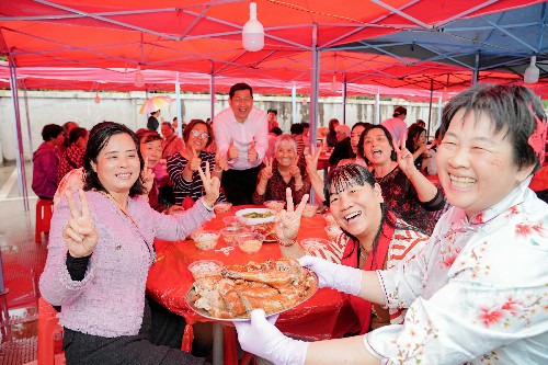 2【标题】大朗石厦“娘母会”暨敬老节盛大举行 (16)~1.jpg