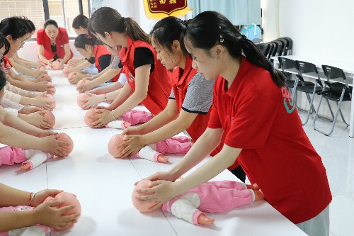 2【标题】家政服务需求激增 (3)~1.jpg