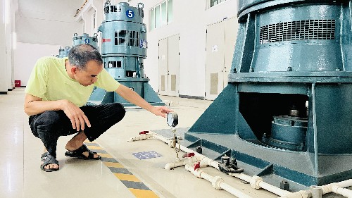 3【标题】水库排站严阵以待 全力筑牢防汛防线 (1)~1.jpg