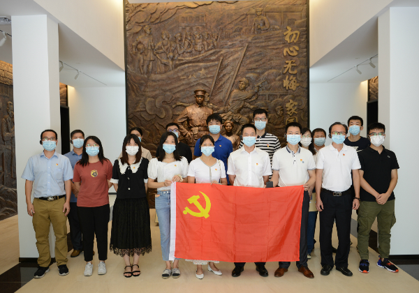 参观叶挺、李秀文革命事迹陈列馆照片1.jpg