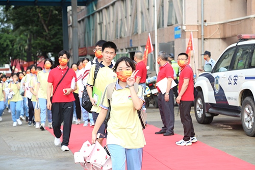 1【标题】加油！乘风破浪的考生们.JPG