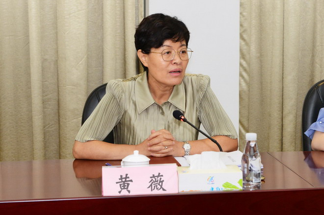 黄薇要求,各镇要深刻认识推进人大代表联络站"三化"建设的重要意义