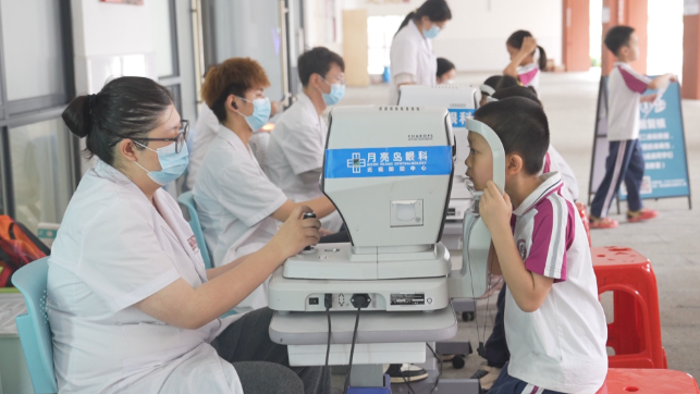 厚街开展公益视力监测进校园活动.png