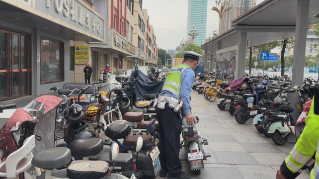 厚街：重拳整治地铁口电动车乱停 优化出行环境.png