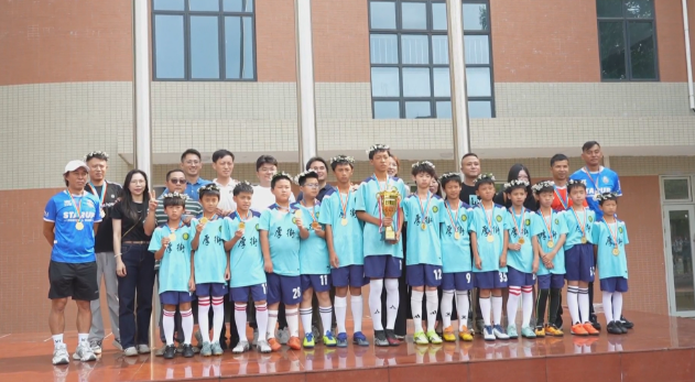 九年磨一剑!厚街竹溪小学勇夺市足球赛冠军.png