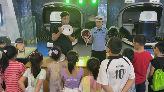 暑期安全不“放假” 厚街组织“小候鸟”学交规.png