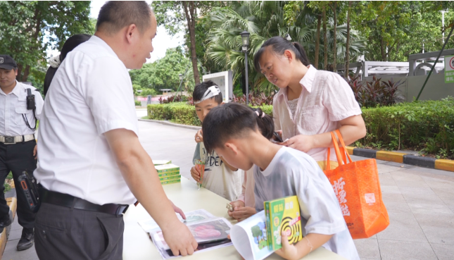 厚街:开展商品房小区清源行动 57个小区齐灭蚊.png
