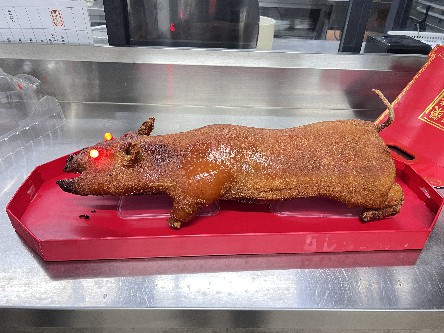 3【网站】重阳祭祖乳猪迎来预订高峰 (2)~1.jpg